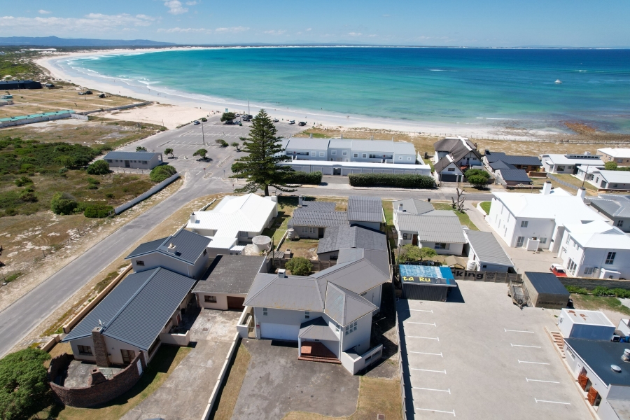 6 Bedroom Property for Sale in Struisbaai Western Cape